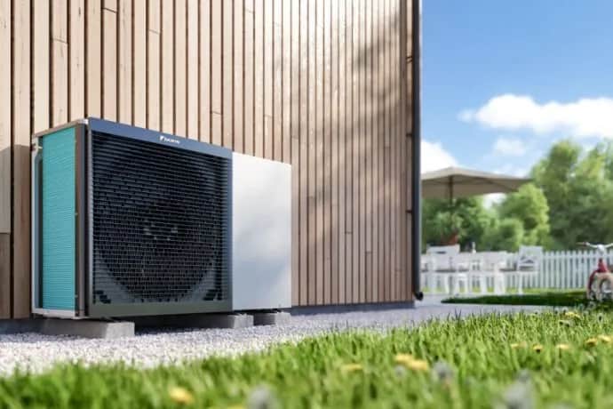 Jaką pompę ciepła wybrać do domu 180m2 z grzejnikami, aby zaoszczędzić?