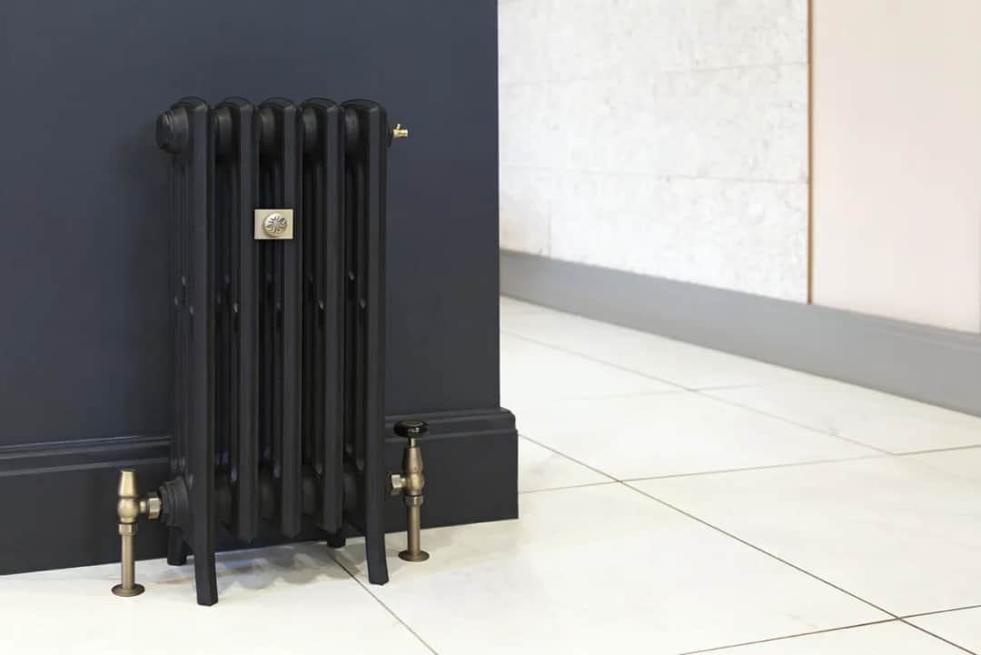 Ile waży grzejnik żeliwny? Sprawdź, aby uniknąć problemów z instalacją