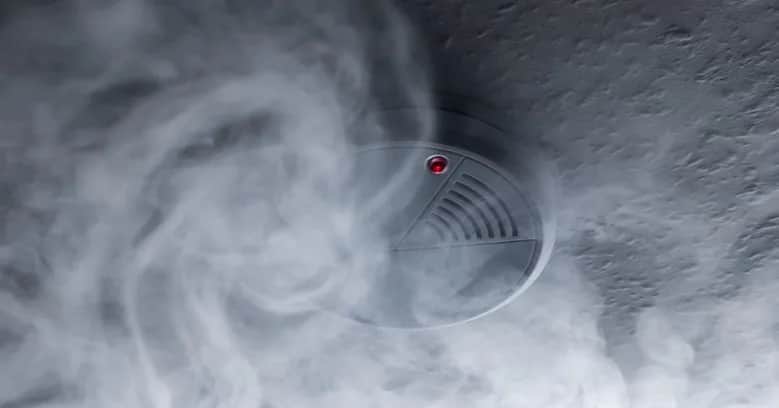 Co zrobić gdy czujnik czadu się włączy – kluczowe kroki dla bezpieczeństwa