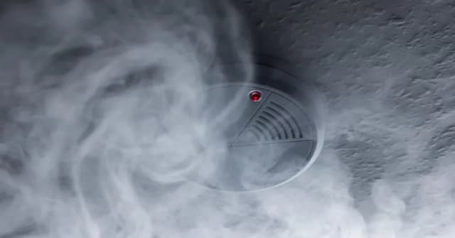 Co zrobić gdy czujnik czadu się włączy – kluczowe kroki dla bezpieczeństwa